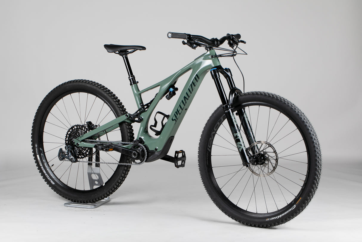 Specialized Levo SL Expert Carbon - käytetty sähköpyörä 170-182 cm ajajalle