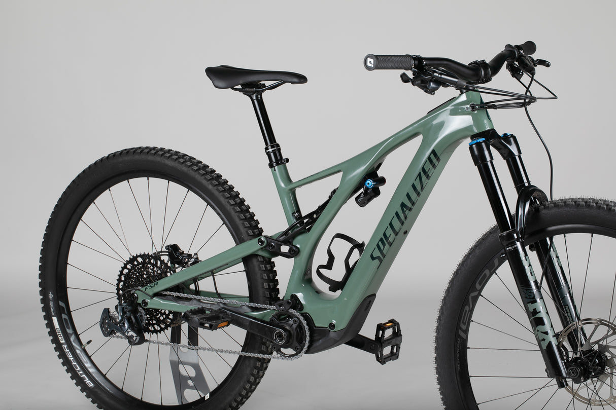 Specialized Levo SL Expert Carbon - käytetty sähköpyörä 170-182 cm ajajalle
