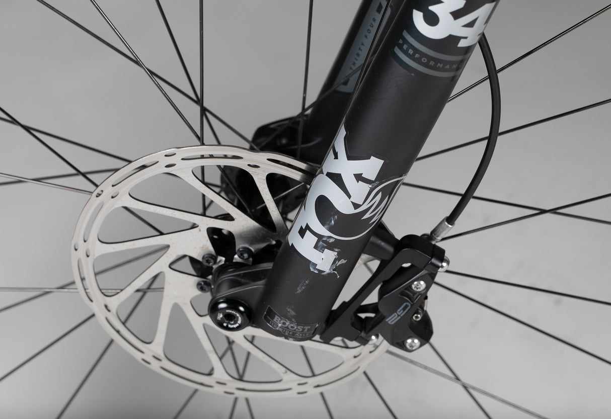 Specialized Turbo Levo Sl Expert Carbon - käytetty sähköpyörä 178-189 cm ajajalle