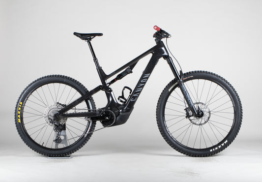 Canyon Spectral ON:CF7 - käytetty sähköpyörä 175-183 cm ajajalle