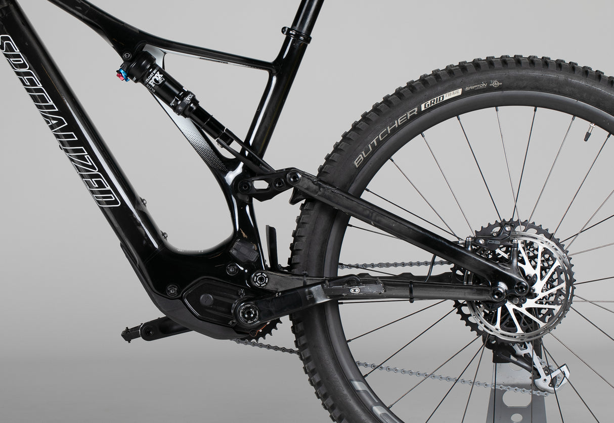 Specialized Turbo Levo Sl Expert Carbon - käytetty sähköpyörä 178-189 cm ajajalle