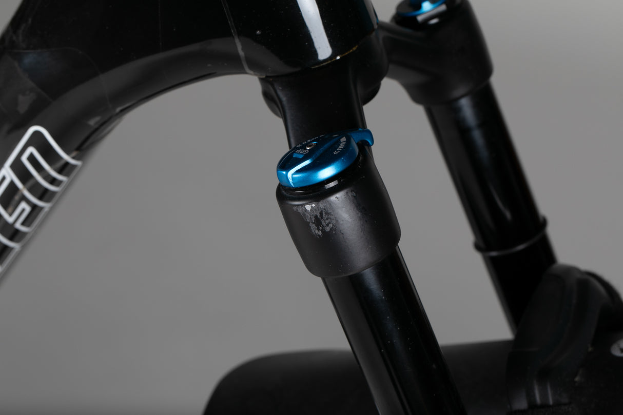 Specialized Turbo Levo Sl Expert Carbon - käytetty sähköpyörä 178-189 cm ajajalle