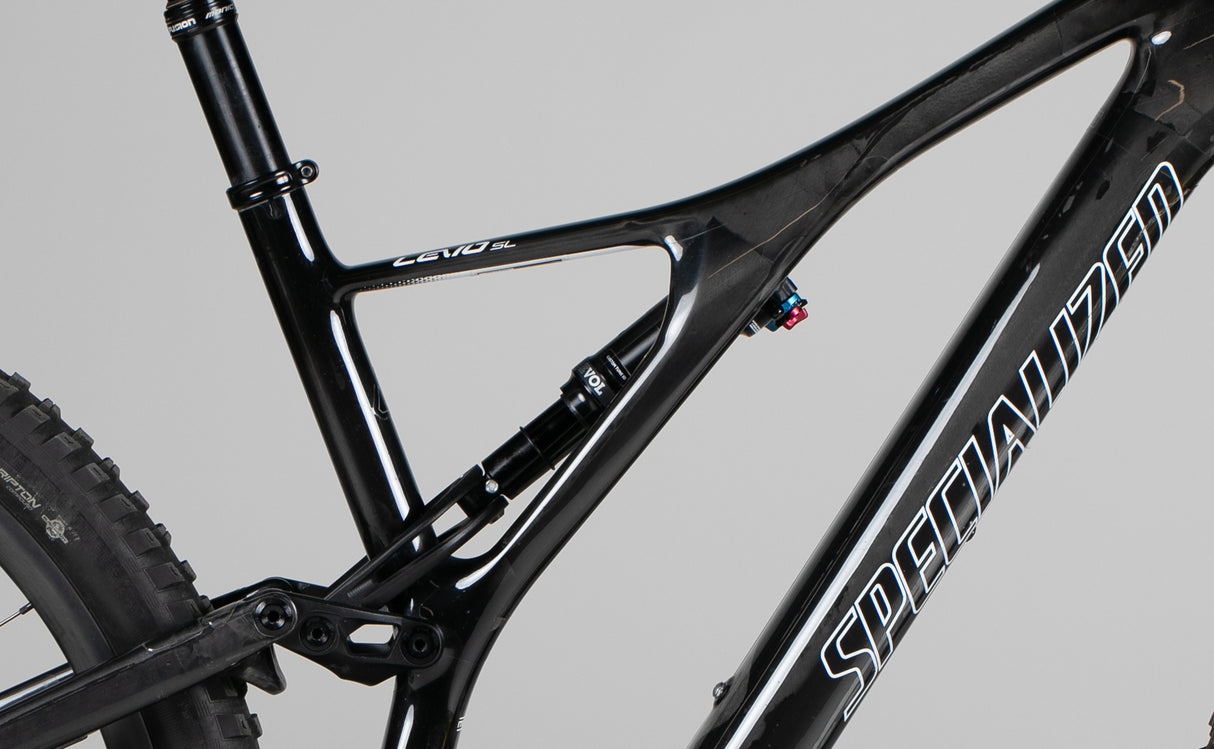 Specialized Turbo Levo Sl Expert Carbon - käytetty sähköpyörä 178-189 cm ajajalle