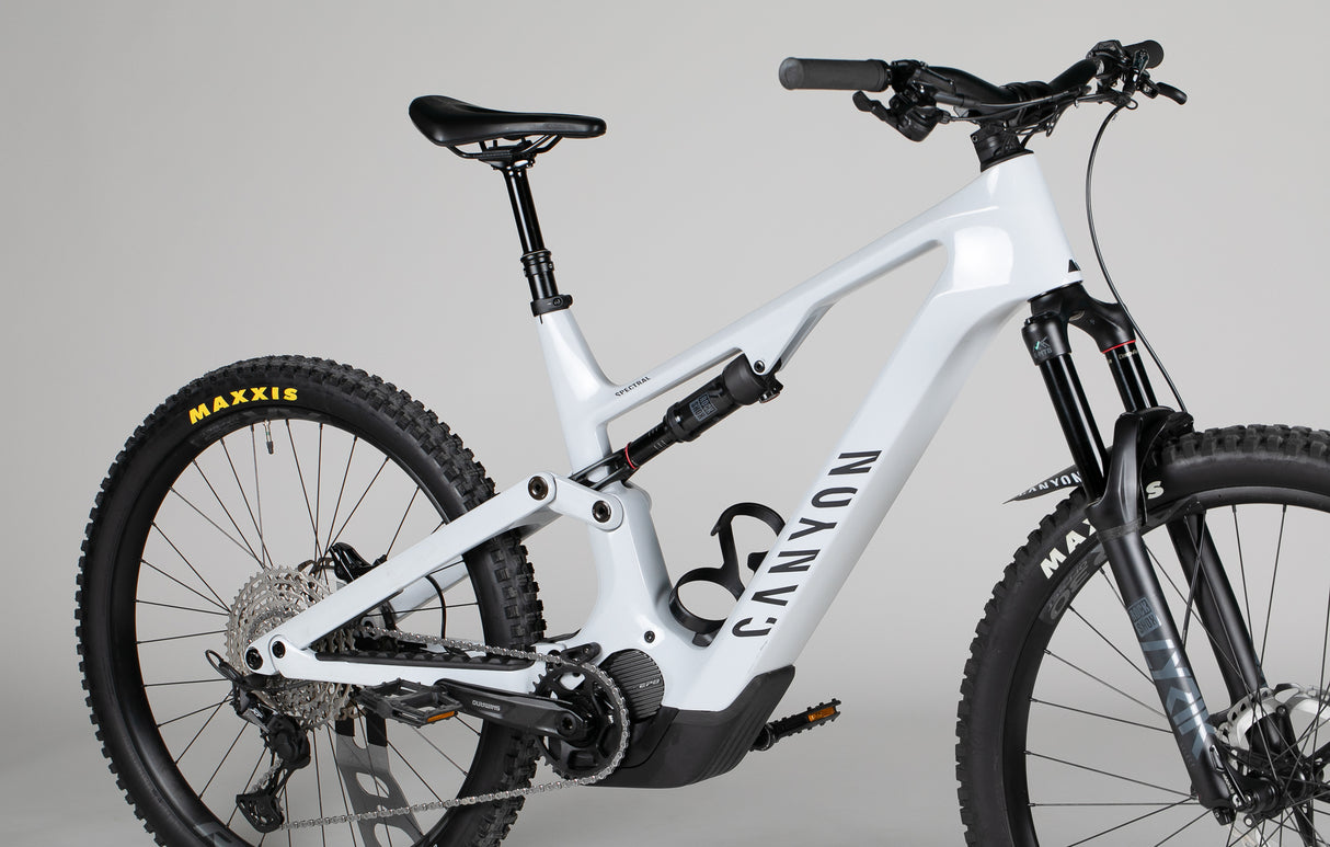 Canyon Spectral:On Cf 7 - käytetty sähköpyörä 192-201 cm ajajalle
