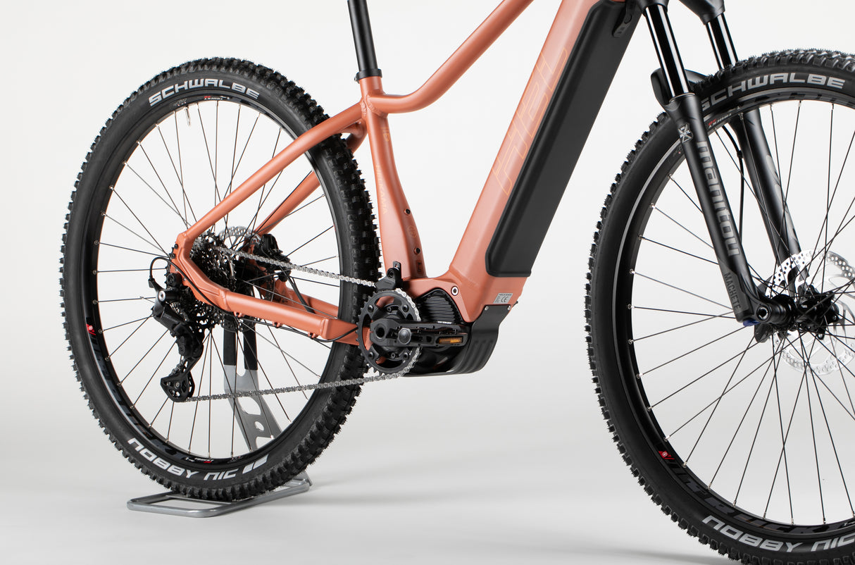 Helkama XE10 10v 18" - outlet-sähköpyörä 165-185 cm ajajalle