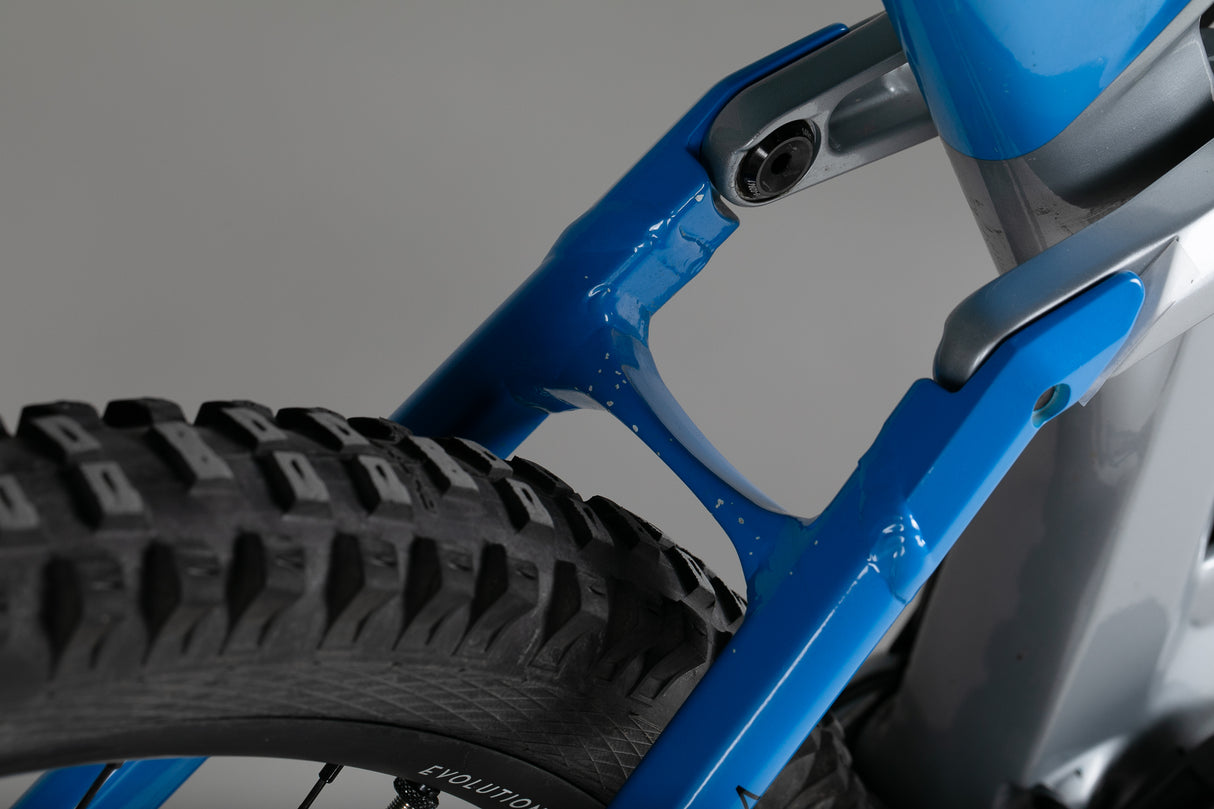Cube STEREO HYBRID 140 HPC ACTIONTEAM 625 NYON - käytetty sähköpyörä 179-189 cm ajajalle