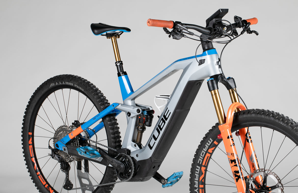 Cube STEREO HYBRID 140 HPC ACTIONTEAM 625 NYON - käytetty sähköpyörä 179-189 cm ajajalle