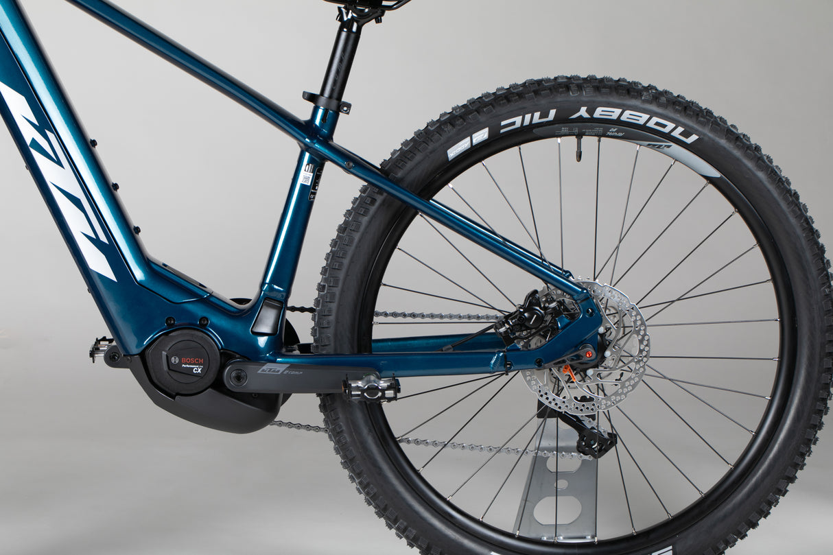 KTM Macina Team 671 - outlet-sähköpyörä 152-164 cm ajajalle