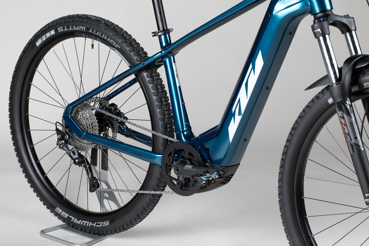 KTM Macina Team 691 - outlet-sähköpyörä 168-179 cm ajajalle