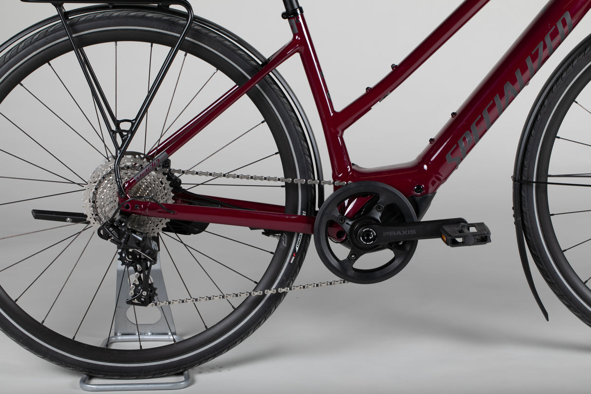 Specialized Turbo Vado SL 4.0 Step-Through EQ - käytetty sähköpyörä 165-178 cm ajajalle