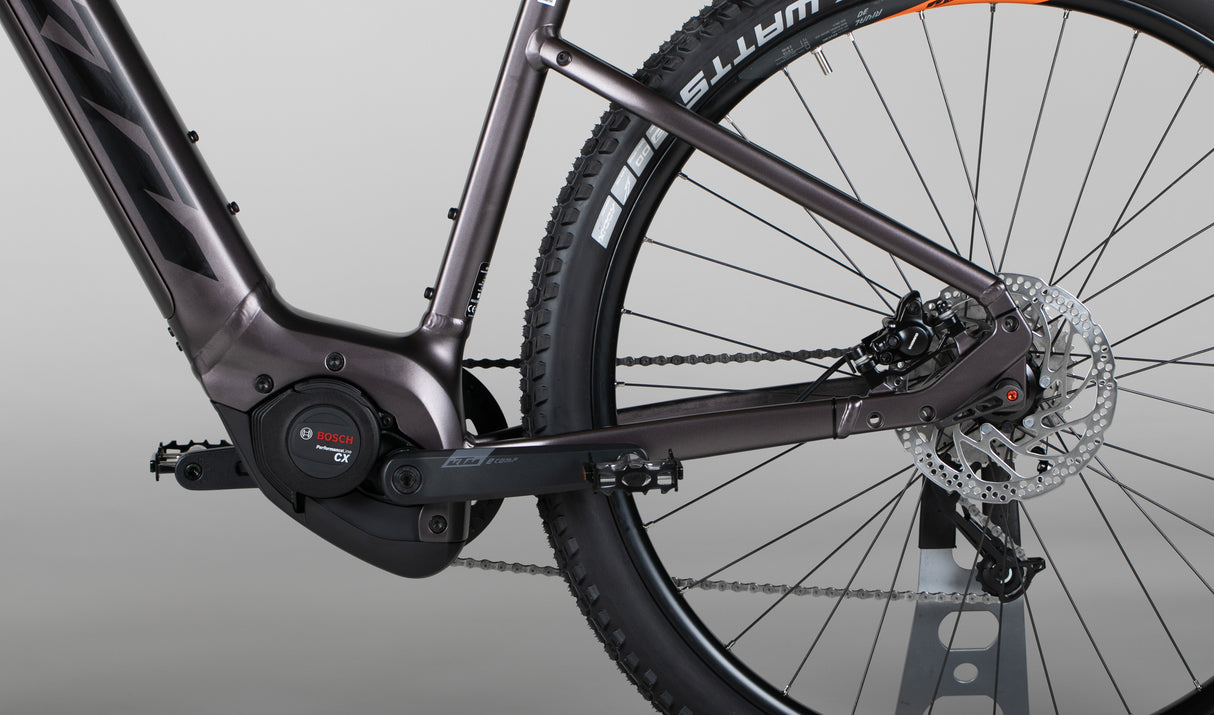 KTM Macina Race 592 - outlet-sähköpyörä 183-198 cm ajajalle