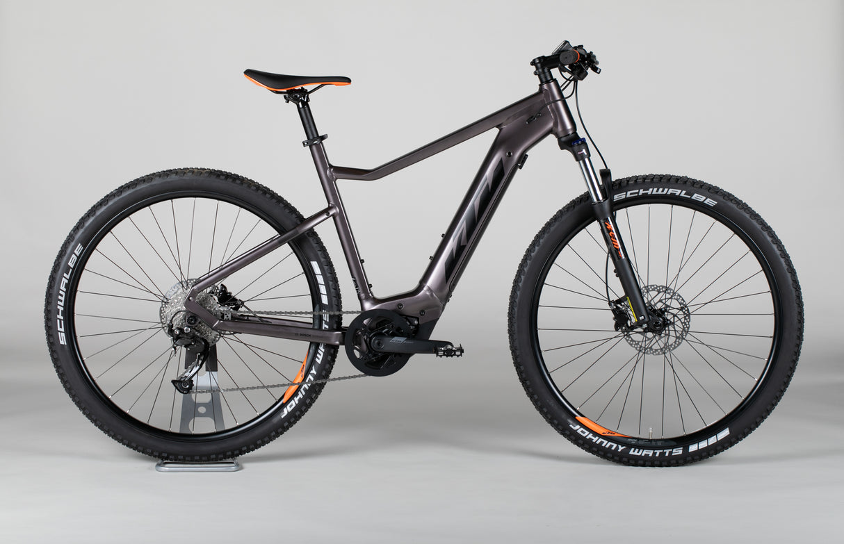 KTM Macina Race 592 - outlet-sähköpyörä 183-198 cm ajajalle