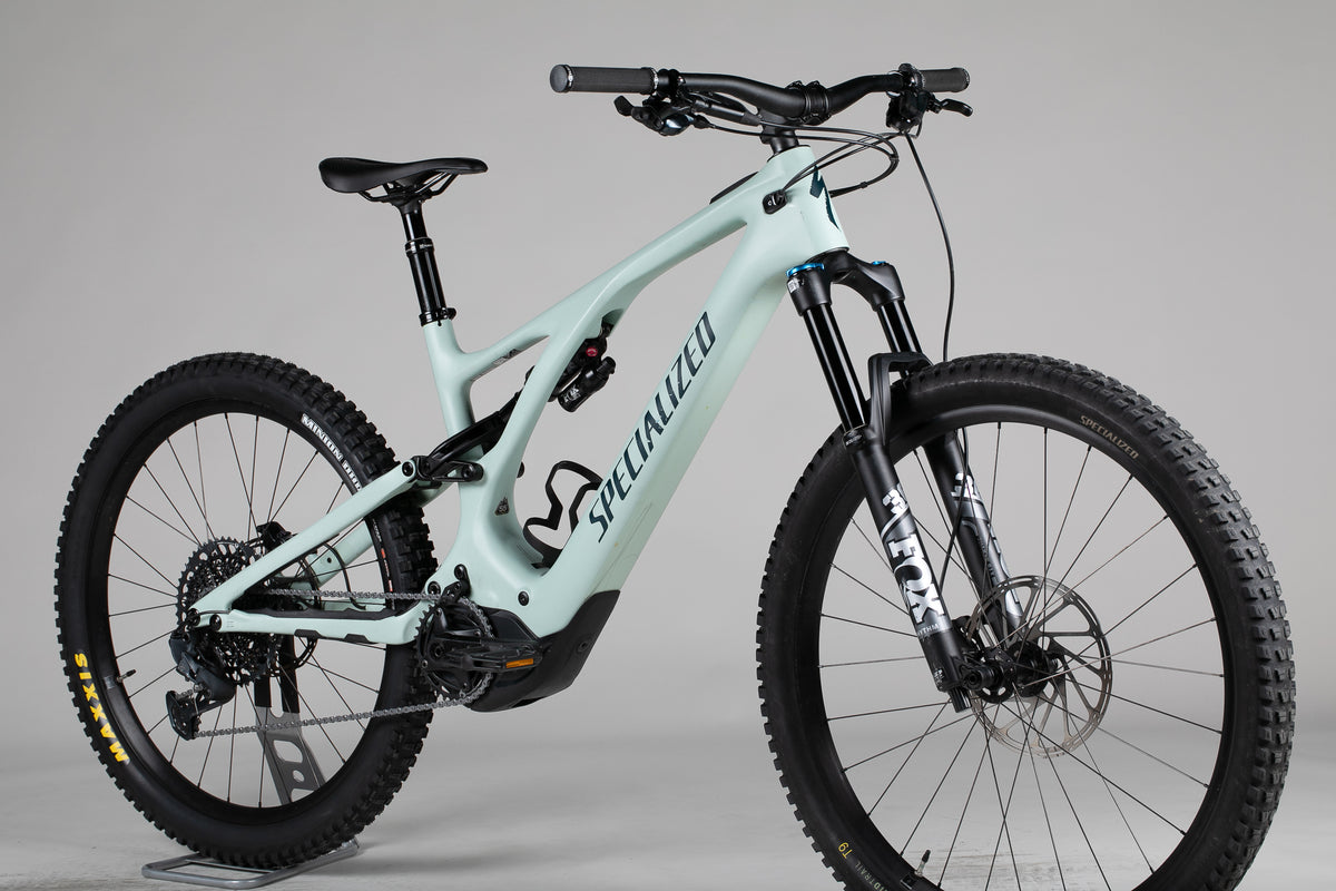 Specialized Turbo Levo Comp Carbon - käytetty sähköpyörä 189-200 cm ajajalle