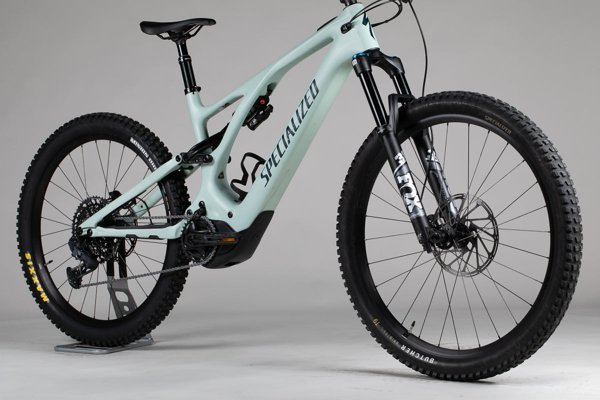 Specialized Turbo Levo Comp Carbon - käytetty sähköpyörä 189-200 cm ajajalle