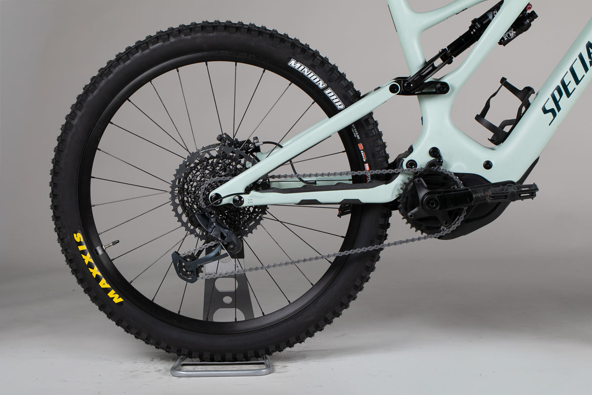 Specialized Turbo Levo Comp Carbon - käytetty sähköpyörä 189-200 cm ajajalle