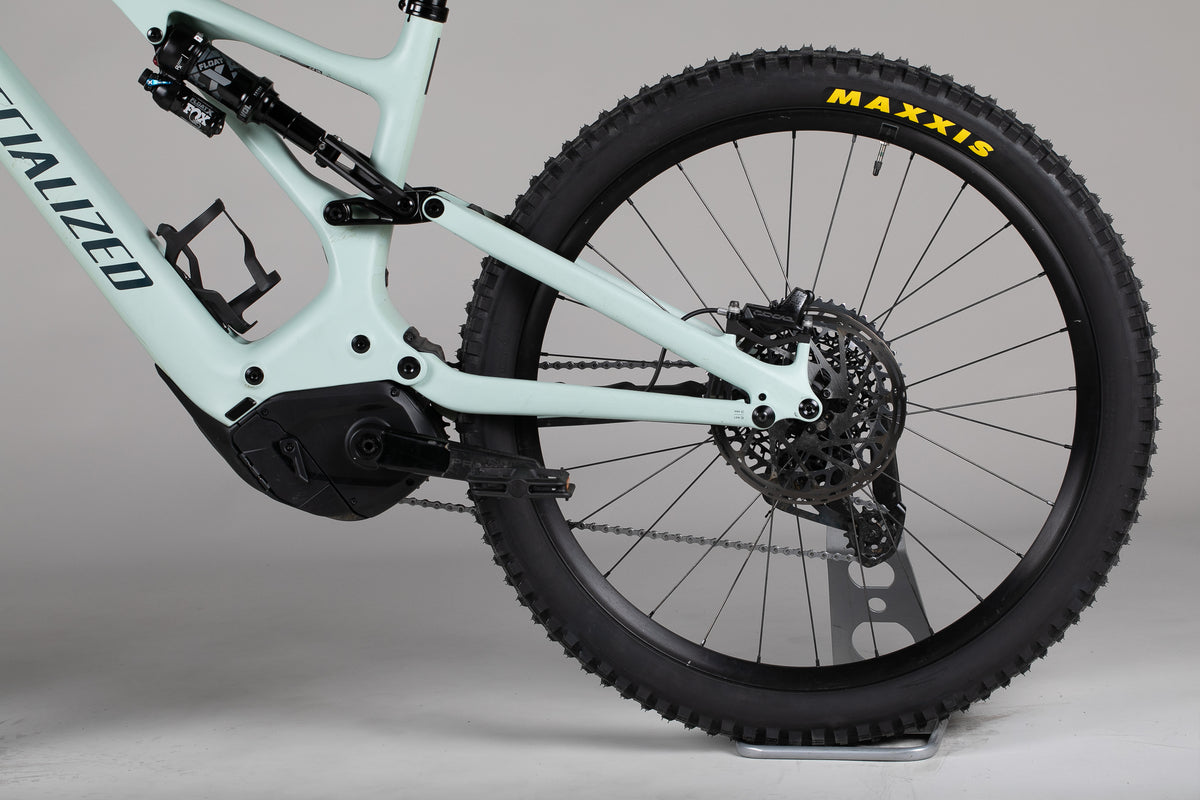 Specialized Turbo Levo Comp Carbon - käytetty sähköpyörä 189-200 cm ajajalle