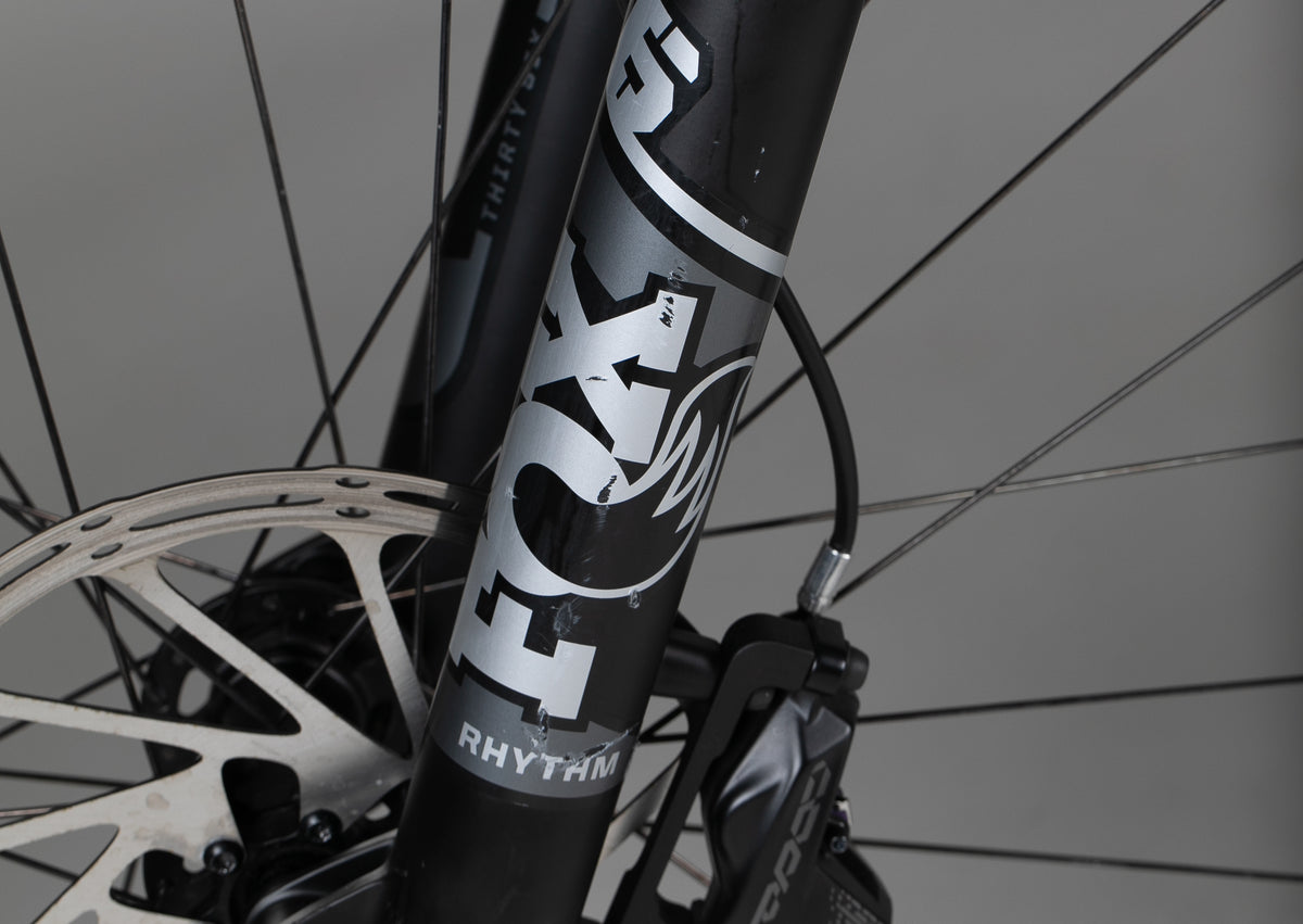 Specialized Turbo Levo Comp Carbon - käytetty sähköpyörä 189-200 cm ajajalle