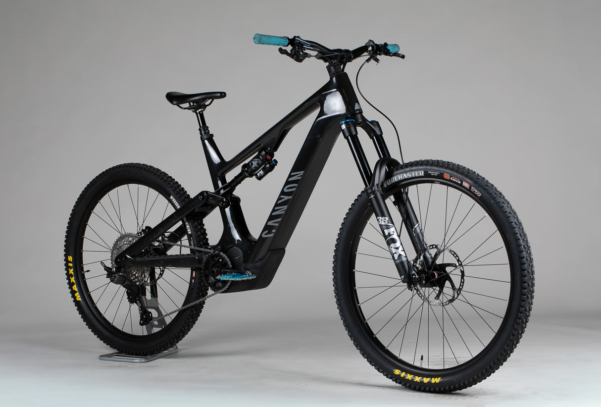 Canyon Spectral:On Cf 8 - käytetty sähköpyörä 190-203 cm ajajalle