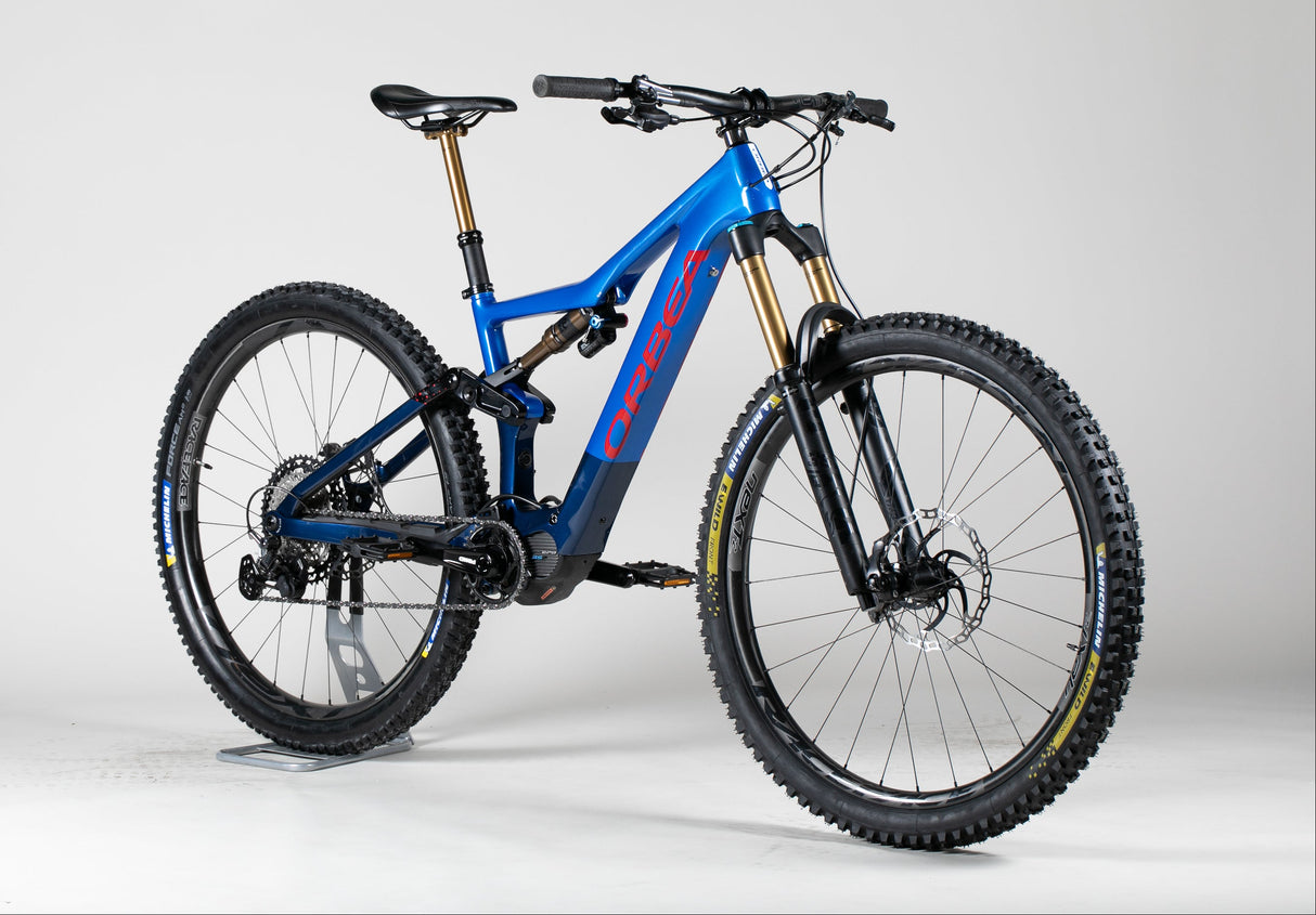 Orbea Rise MyO Custom Carbon M-Team - käytetty sähköpyörä ajajalle 160-175 cm