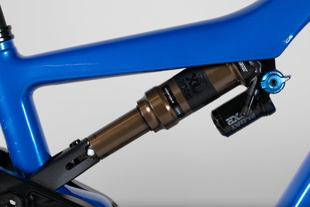 Orbea Rise MyO Custom Carbon M-Team - käytetty sähköpyörä ajajalle 160-175 cm