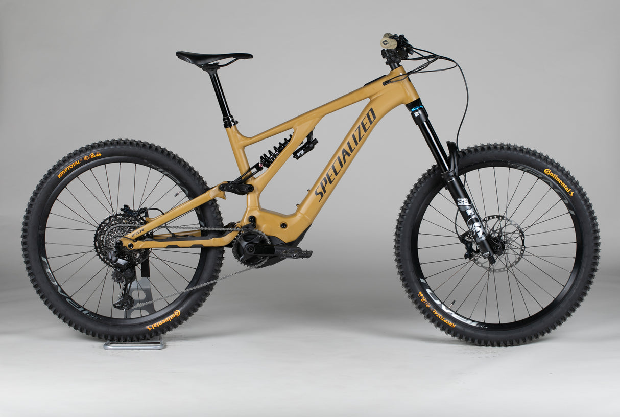 Specialized Turbo Kenevo Comp - käytetty sähköpyörä 172–188 cm ajajalle