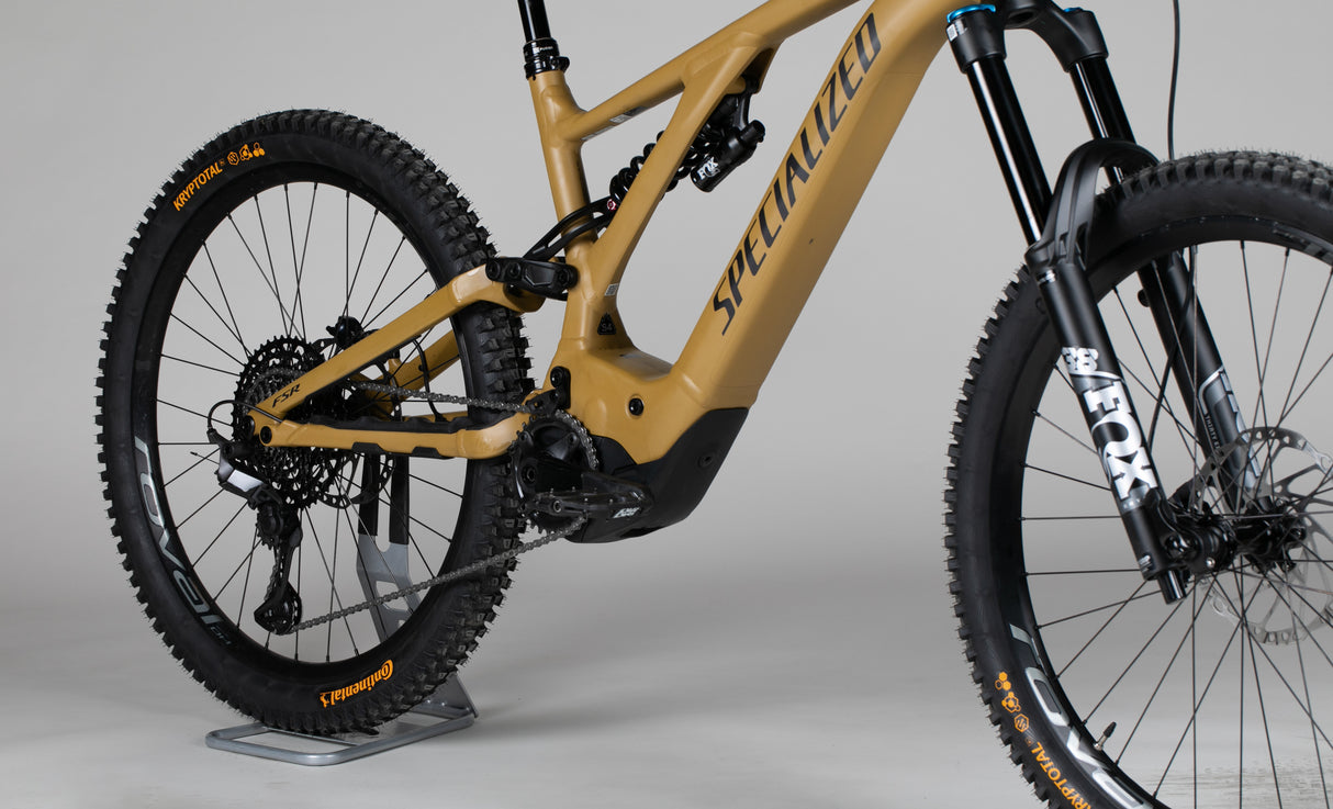 Specialized Turbo Kenevo Comp - käytetty sähköpyörä 172–188 cm ajajalle