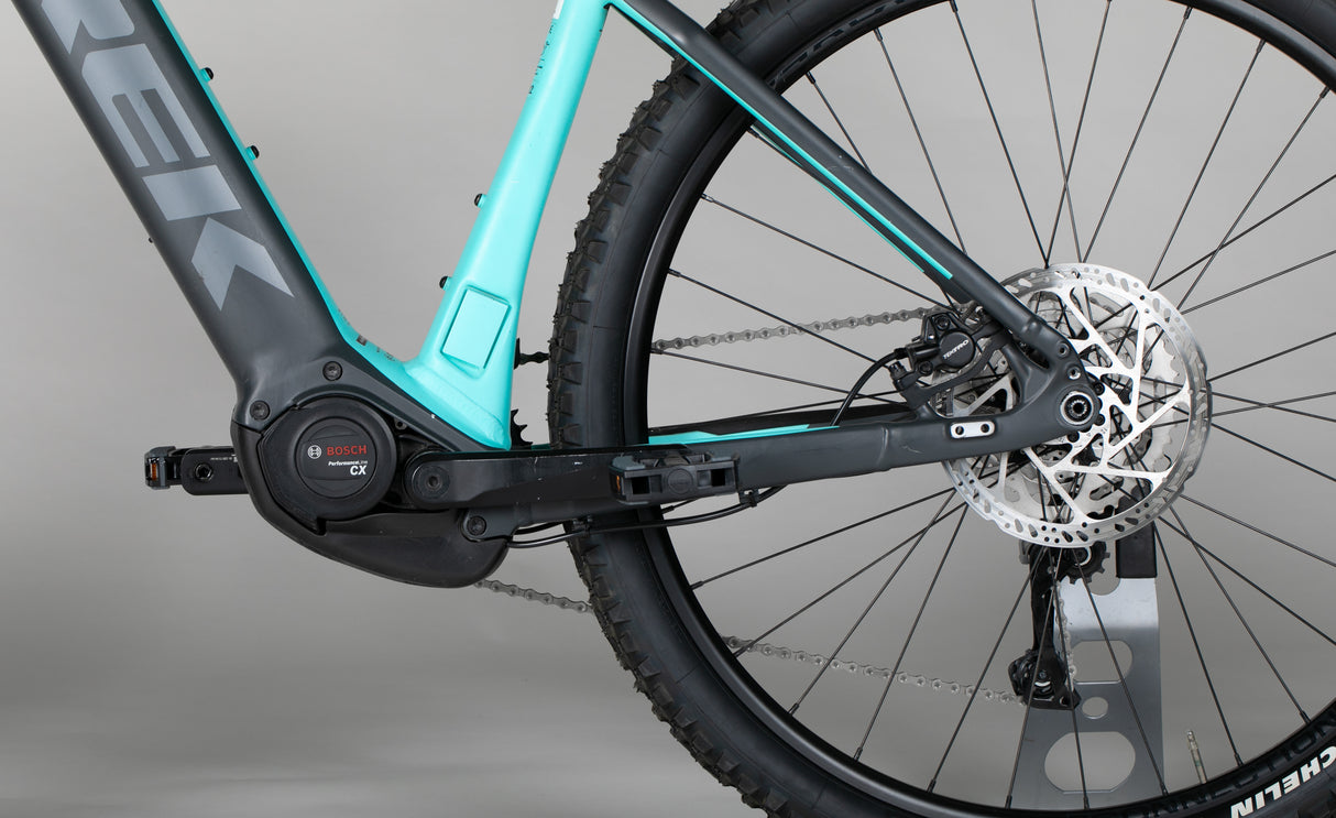 Trek Powerfly 4 - käytetty sähköpyörä 173–188 cm ajajalle