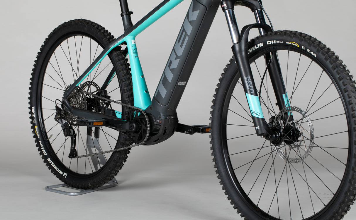 Trek Powerfly 4 - käytetty sähköpyörä 173–188 cm ajajalle