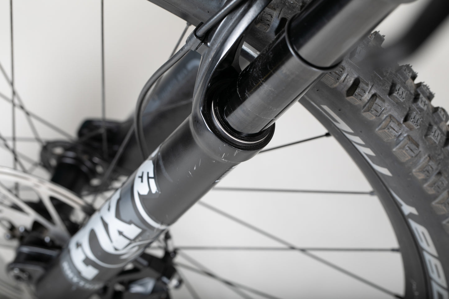 Specialized Turbo Levo 3 Comp Carbon - käytetty sähköpyörä ajajalle 163-173 cm