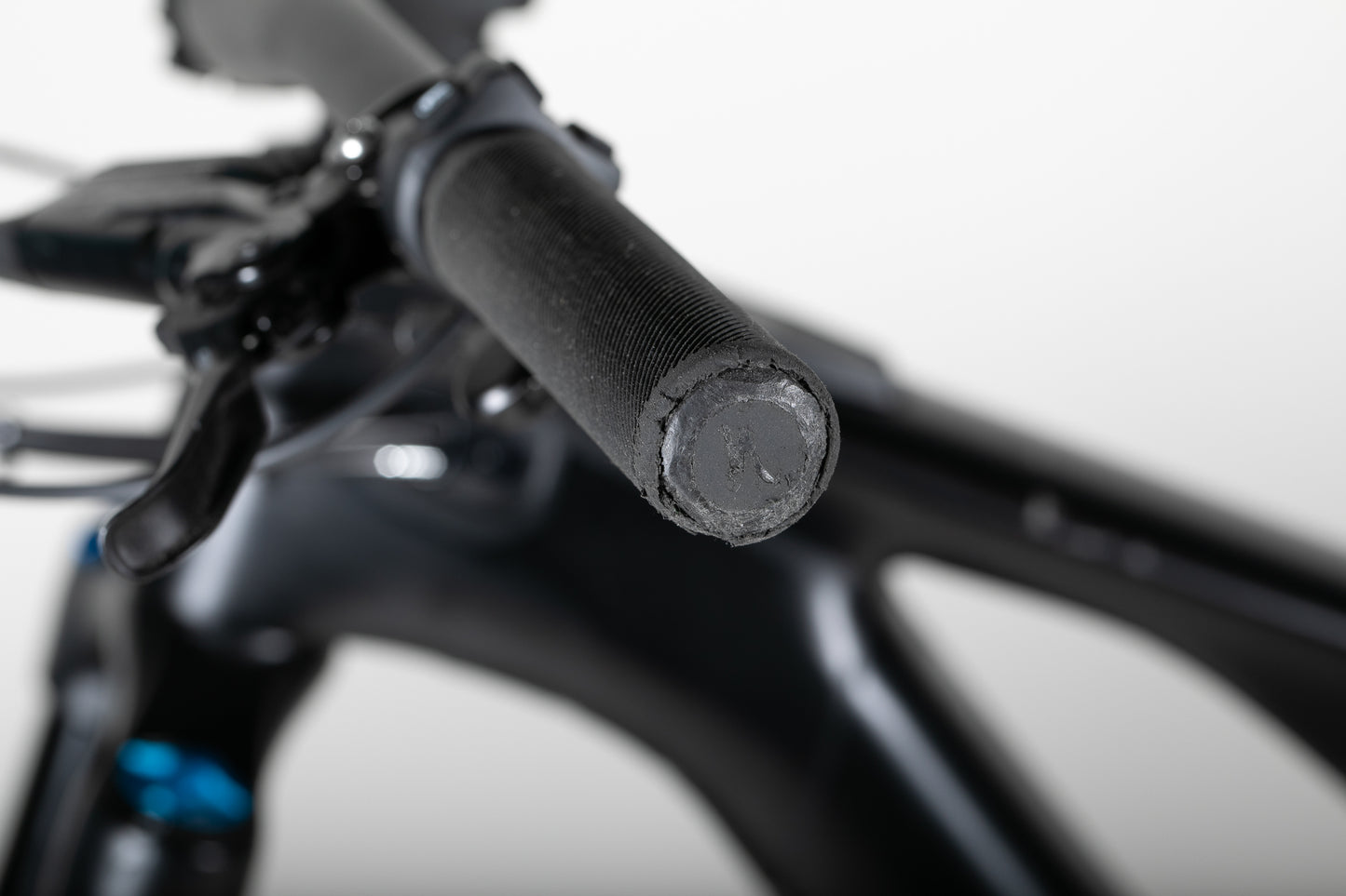 Specialized Turbo Levo 3 Comp Carbon - käytetty sähköpyörä ajajalle 163-173 cm