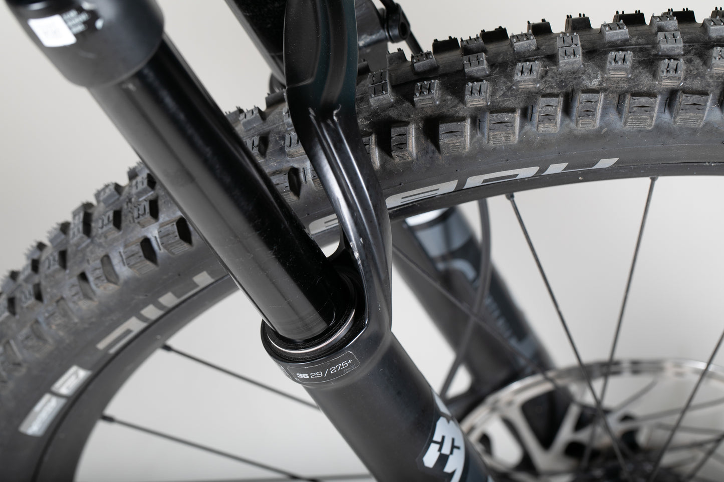 Specialized Turbo Levo 3 Comp Carbon - käytetty sähköpyörä ajajalle 163-173 cm