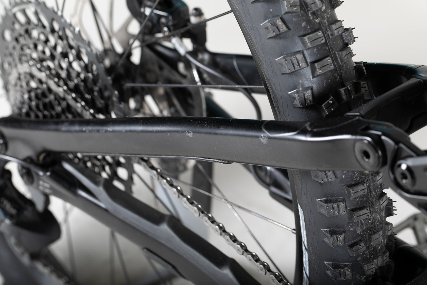 Specialized Turbo Levo 3 Comp Carbon - käytetty sähköpyörä ajajalle 163-173 cm