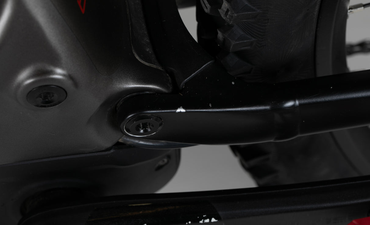 Specialized Turbo Levo Expert Carbon - käytetty sähköpyörä 178–189 cm ajajalle