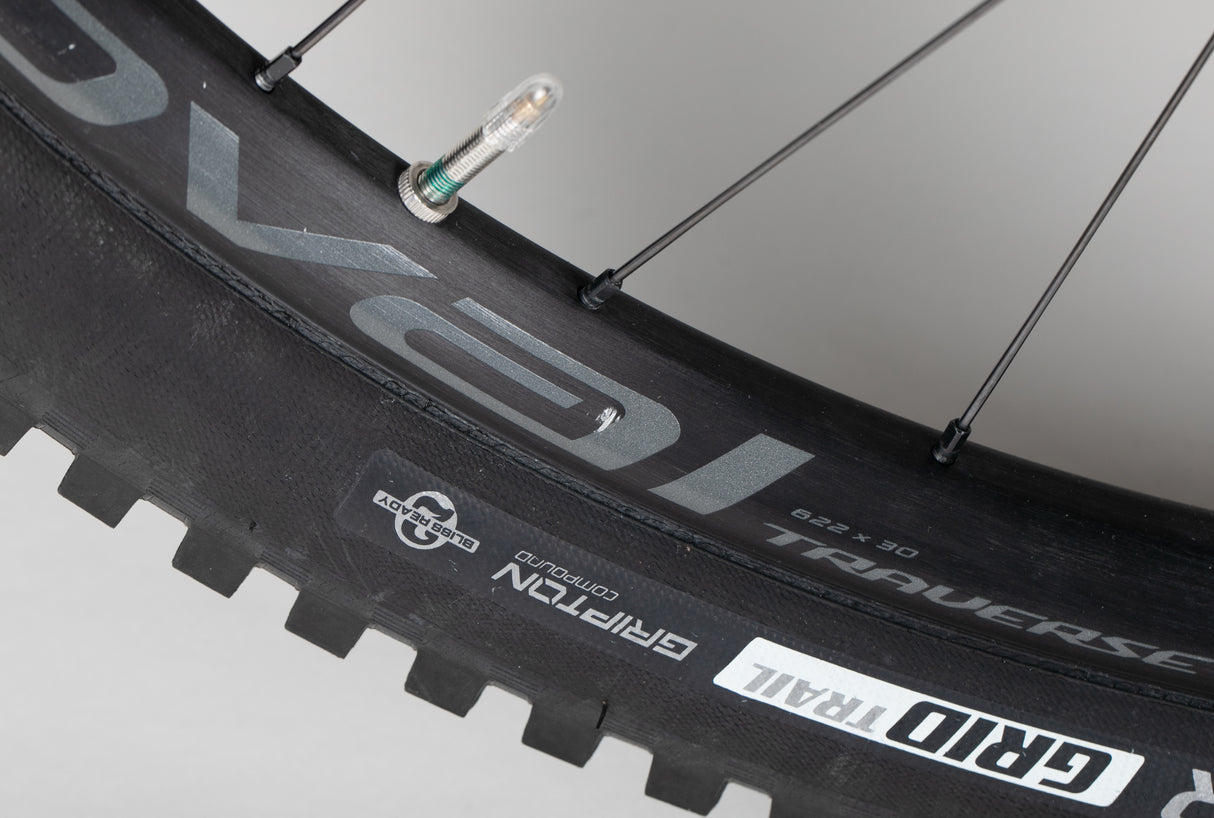 Specialized Turbo Levo Expert Carbon - käytetty sähköpyörä 178–189 cm ajajalle