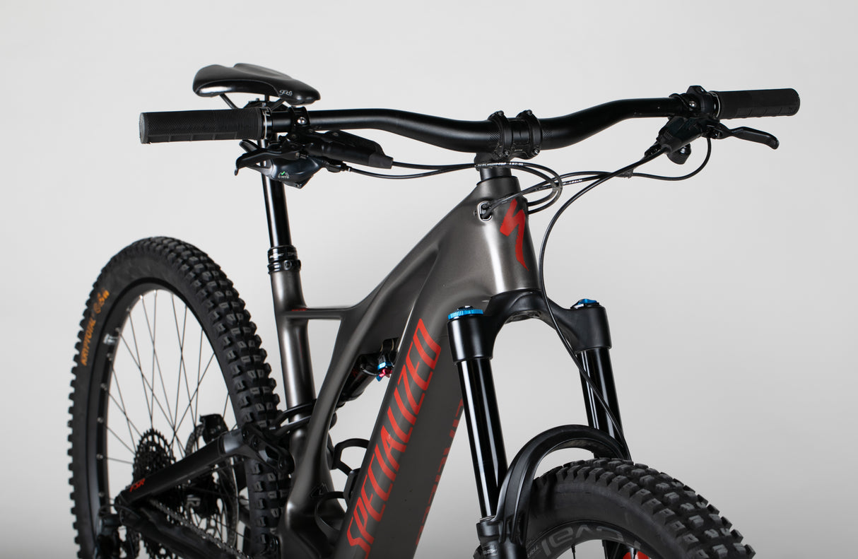 Specialized Turbo Levo Expert Carbon - käytetty sähköpyörä 178–189 cm ajajalle