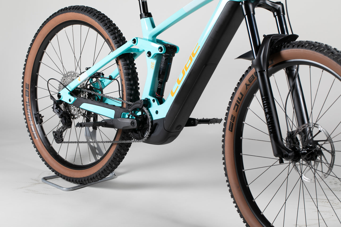 CUBE Stereo Hybrid 140 HPC Race 625 - käytetty sähköpyörä 170-180 cm ajajalle