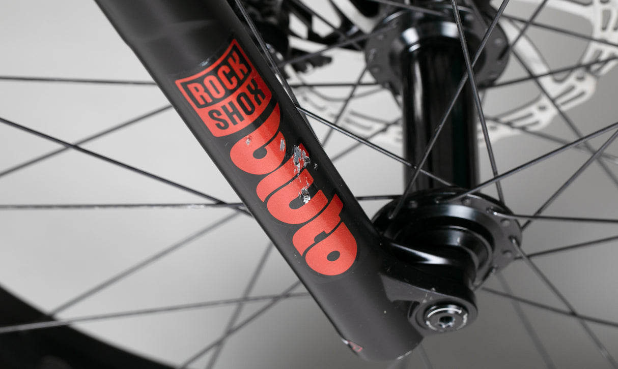 Rock Machine Avalanche E90 - käytetty sähköfatbike 170–185 cm ajajalle