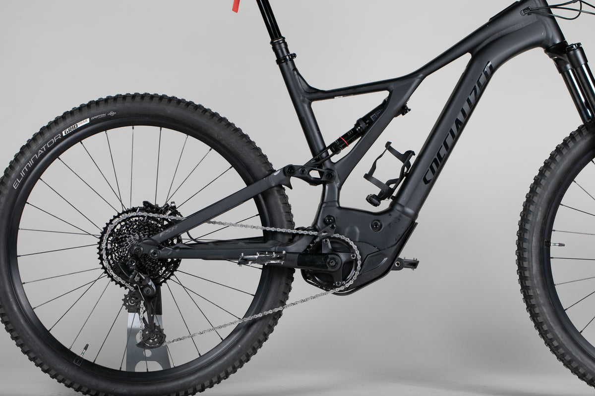 Specialized Turbo Levo - käytetty sähköpyörä 185-193 cm ajajalle