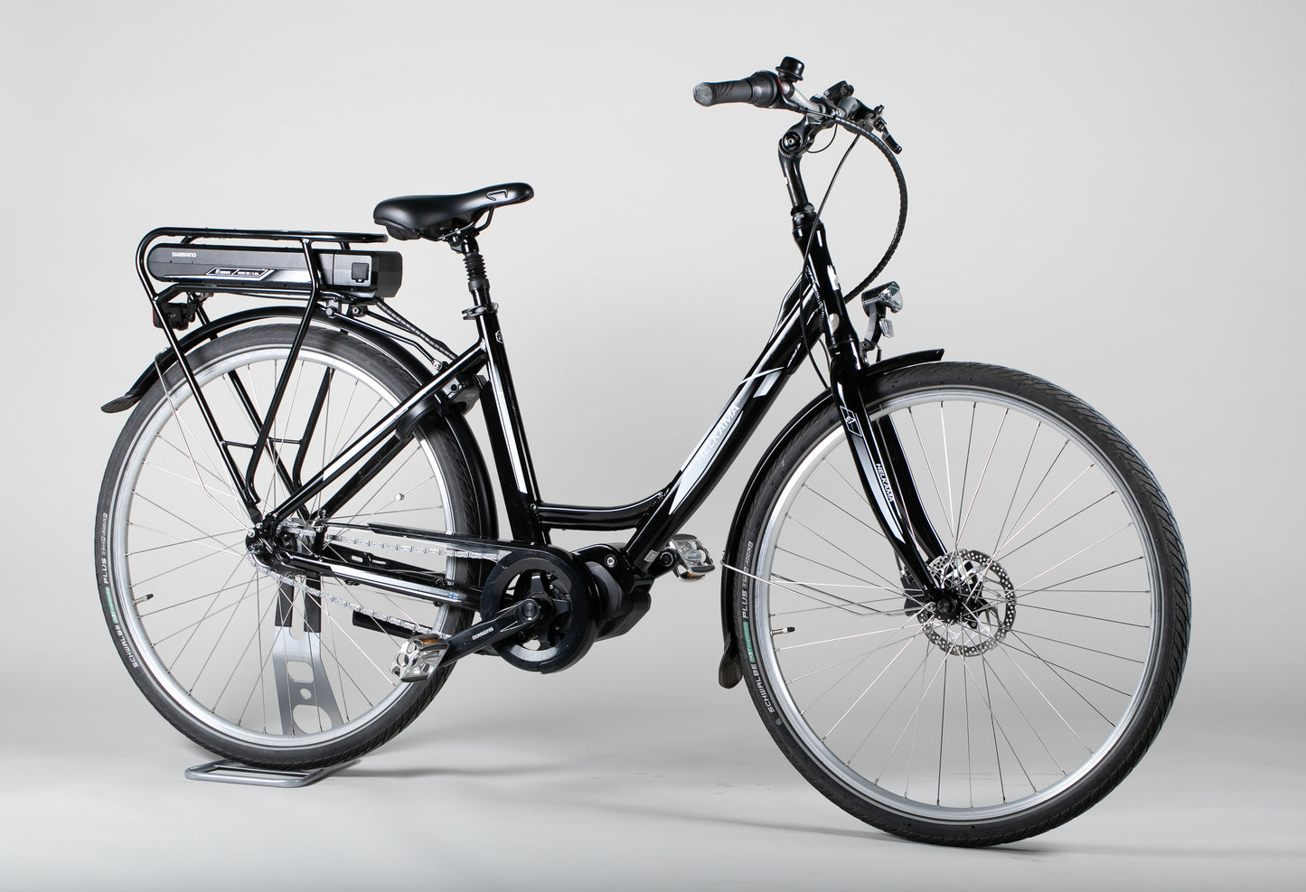Helkama E7 - käytetty sähköpyörä 150-170 cm ajajalle