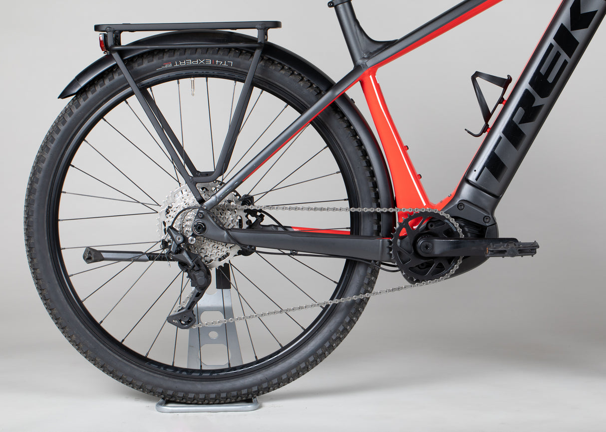 Trek Powerfly Sport 4 Equipped Gen 4 - käytetty sähköpyörä 188–195 cm ajajalle