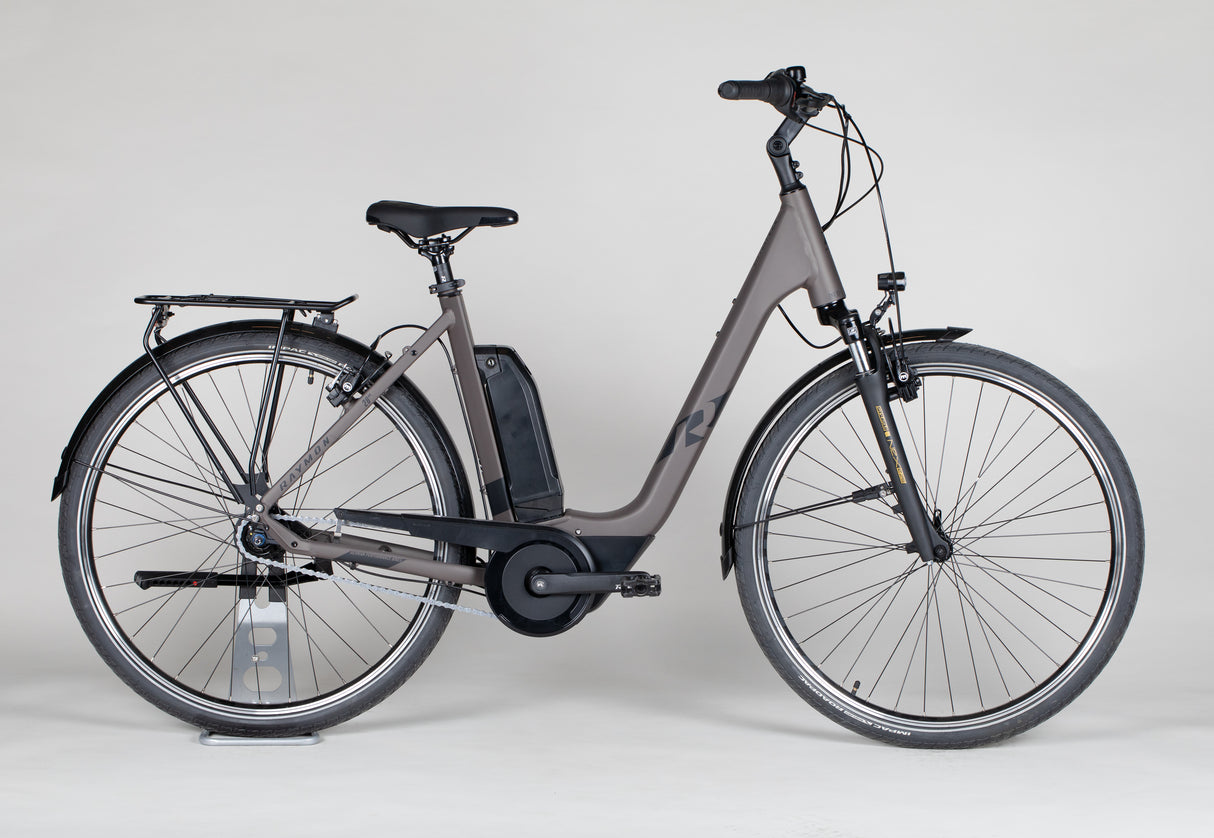 R RAYMON CityRay E 2.0 - käytetty sähköpyörä 176-187 cm ajajalle