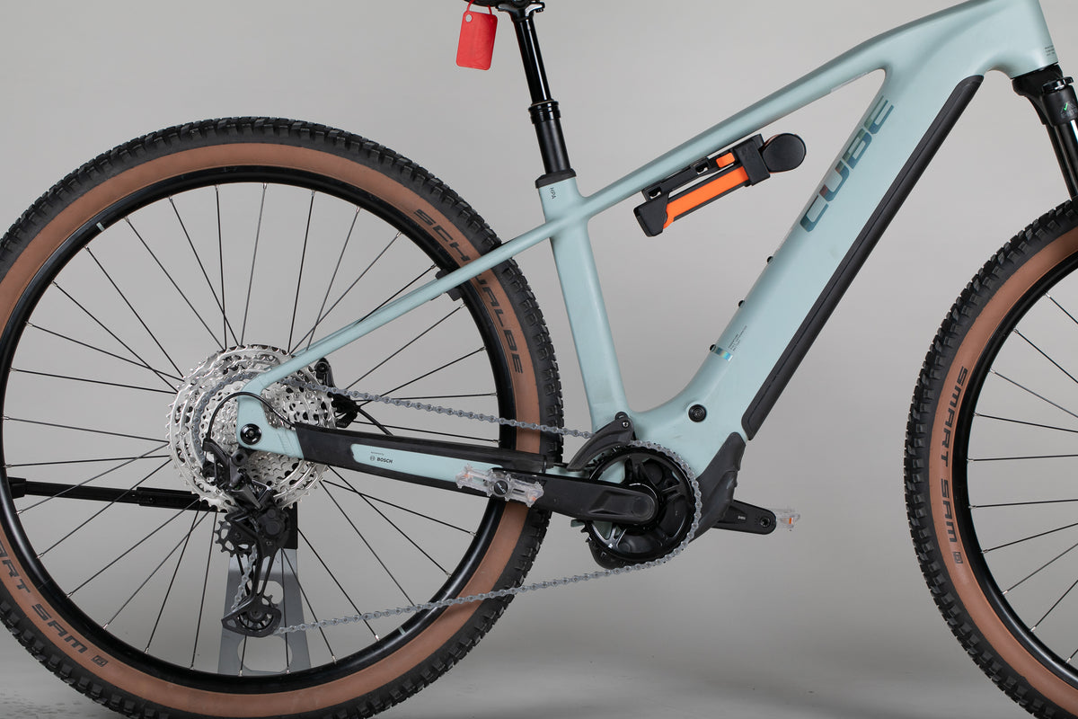 Cube REACTION HYBRID, RACE 800 - käytetty sähköpyörä 168-180 cm ajajalle