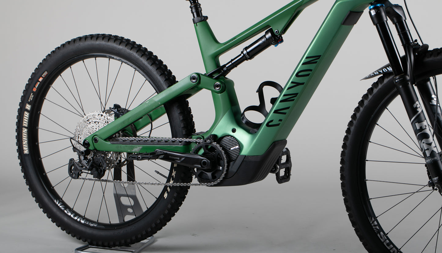 Canyon Spectral:ON CF8 - käytetty sähköpyörä 183-191 cm ajajalle