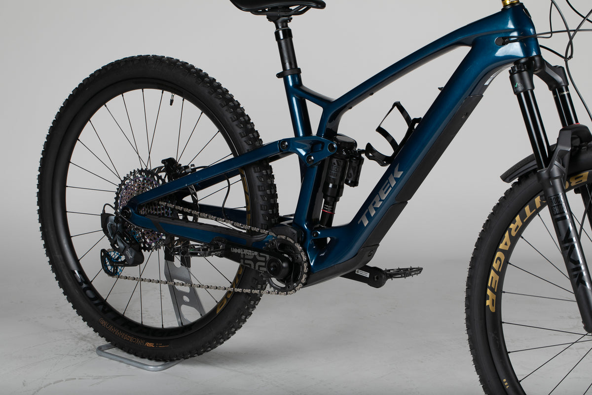 Trek Fuel Exe 9.8 Gx Axs - käytetty sähköpyörä 170-185 cm ajajalle