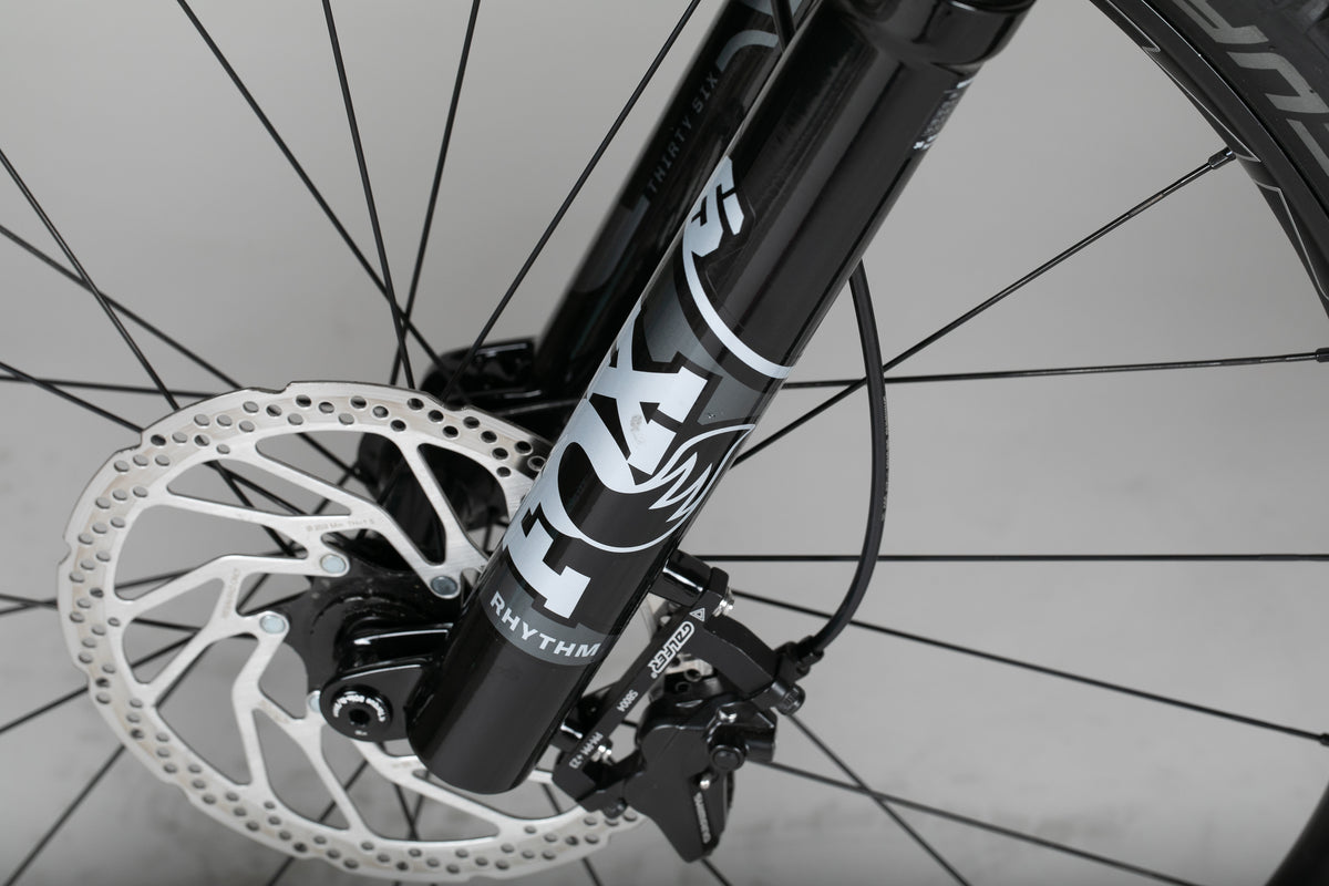 Canyon Neuron:On 7 - käytetty sähköpyörä 158-166 cm ajajalle