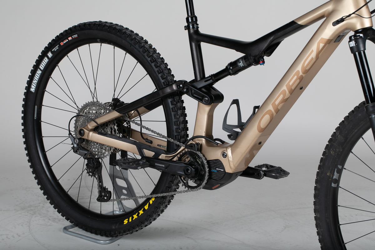 Orbea Rise H30 - käytetty sähköpyörä 170-185 cm ajajalle