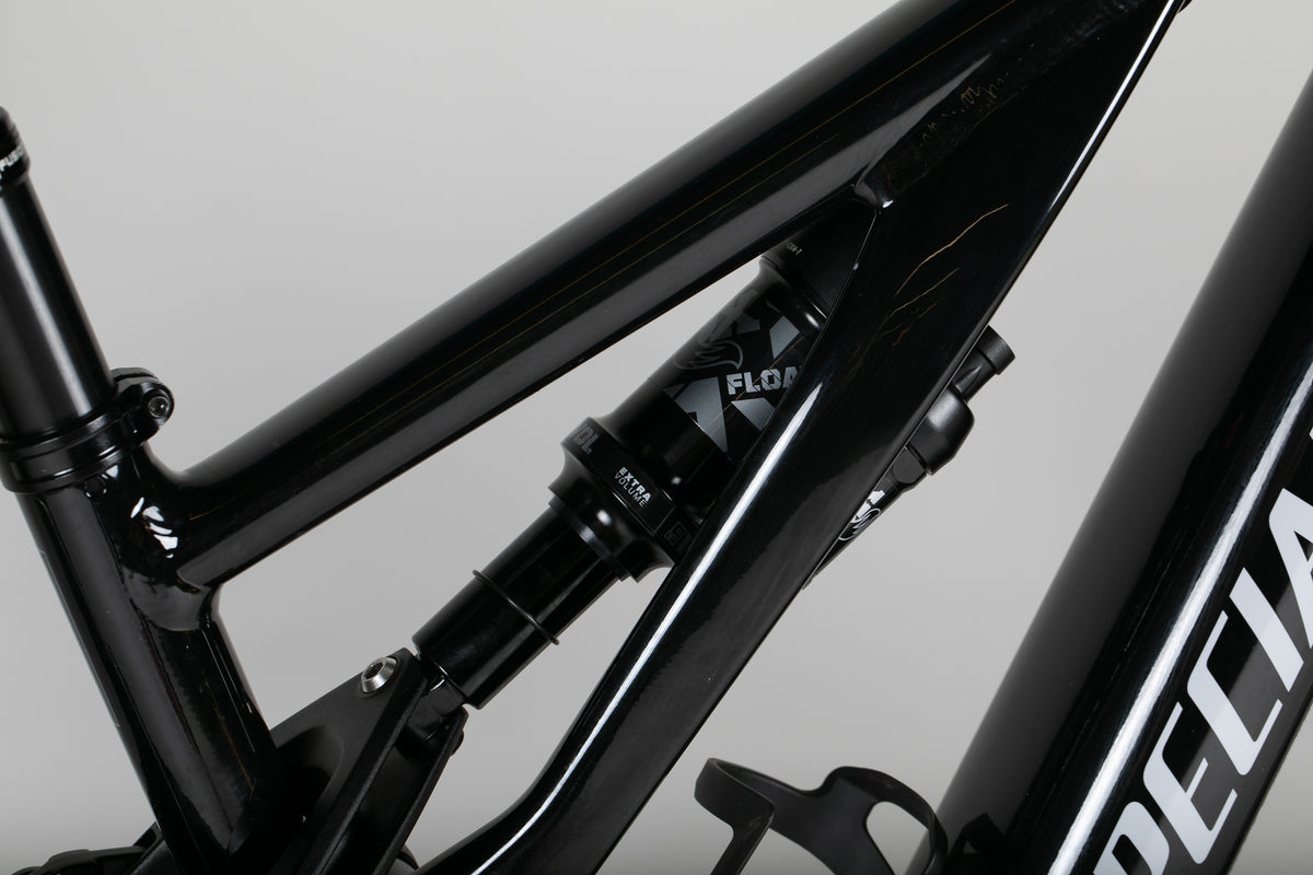 Specialized Turbo Levo Comp Alloy - käytetty sähköpyörä 165-181 cm ajajalle