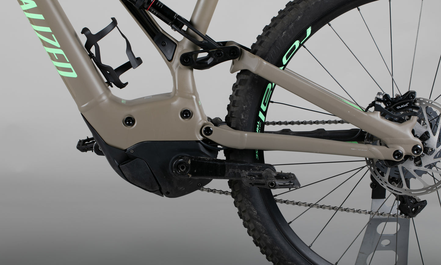 Specialized Turbo Levo Comp - käytetty sähköpyörä 178-185 cm ajajalle