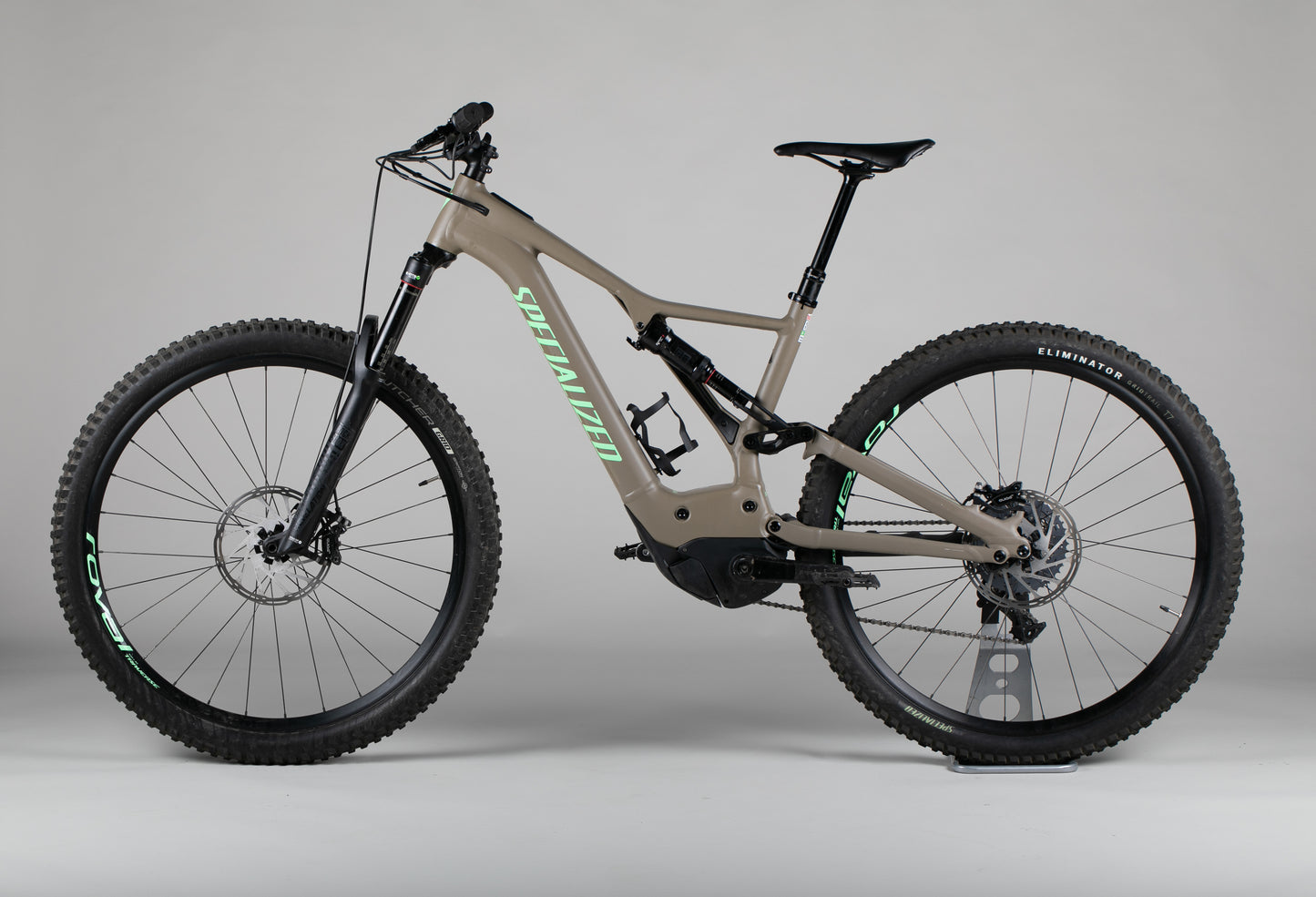 Specialized Turbo Levo Comp - käytetty sähköpyörä 178-185 cm ajajalle