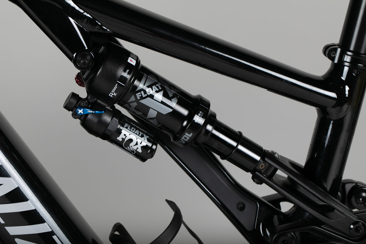 Specialized Turbo Levo Comp Alloy - käytetty sähköpyörä 165-181 cm ajajalle